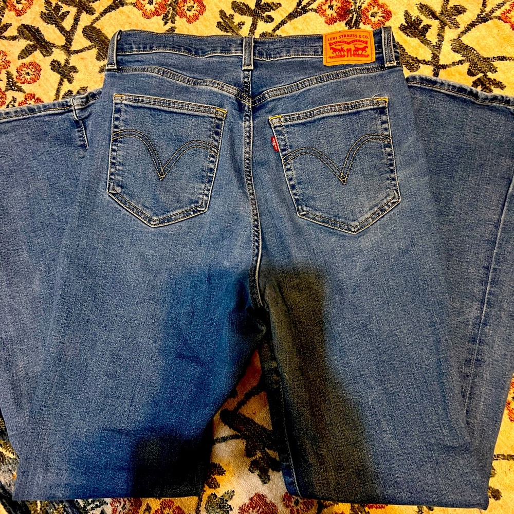 Levi’s Women’s Ribcage Straight Ankle Jeans